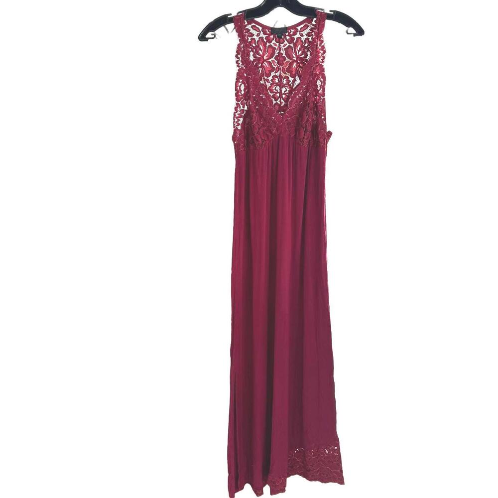 Montelle Intimates Women's Burgundy Lace Maxi Night Gown - Small